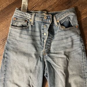 Levi’s Women's High-Rise Ribcage Straight  Jeans